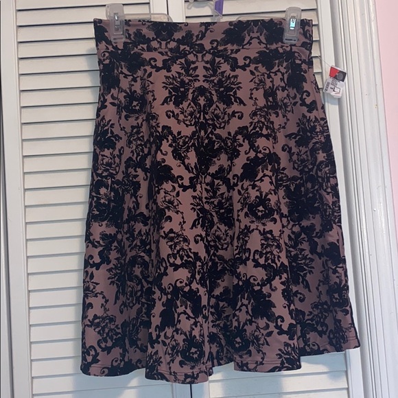 Pink Skirt with crushed Velvet, Large - Picture 1 of 3